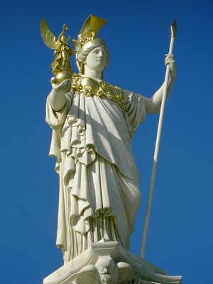 بالاس أثينا - إلهة الحرب و الحكمة العذراء